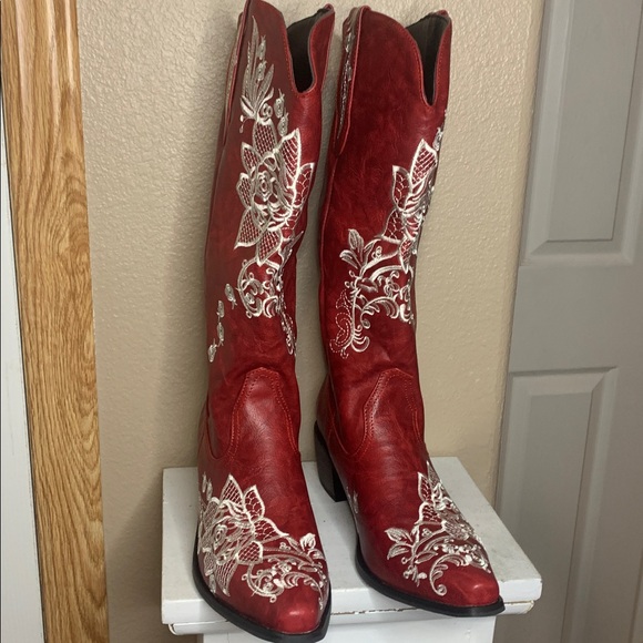 WESTERN Red Heeled Boots with Cream Floral Embroidery Size 7 - Picture 3 of 8